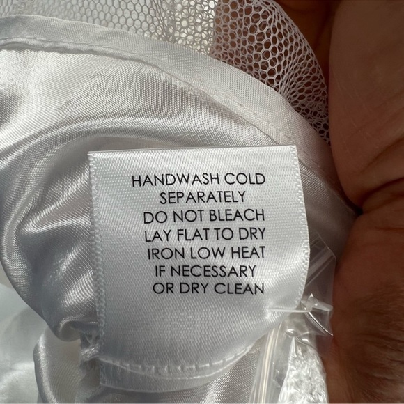 ModCloth Geode white lace dress dress with collar and no sleeves size M - Picture 11 of 11